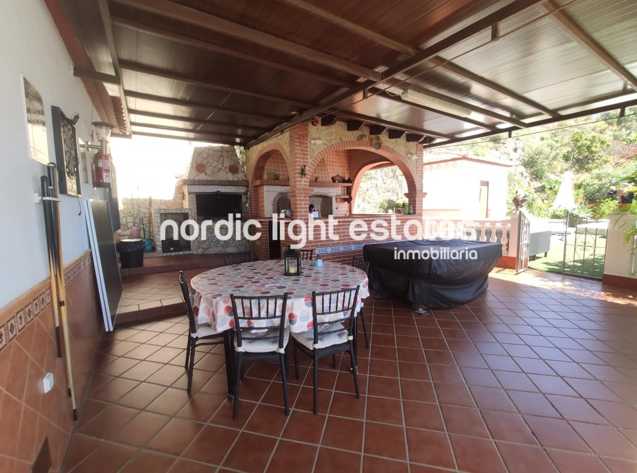 3 soveværelse Villa til leje i Torrox med swimmingpool garage - € 1.600 (Ref: 8295489)