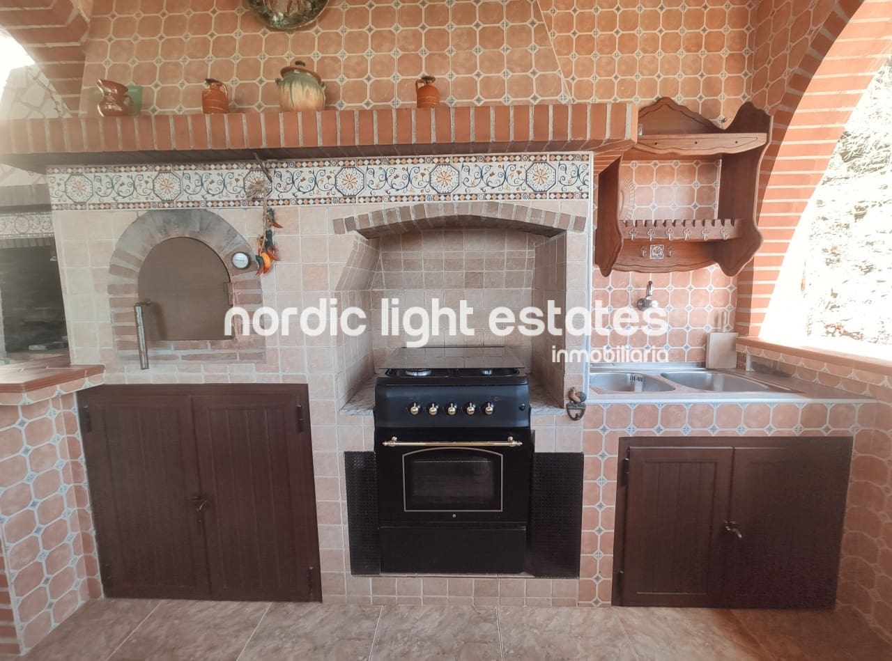 3 soveværelse Villa til leje i Torrox med swimmingpool garage - € 1.600 (Ref: 8295489)