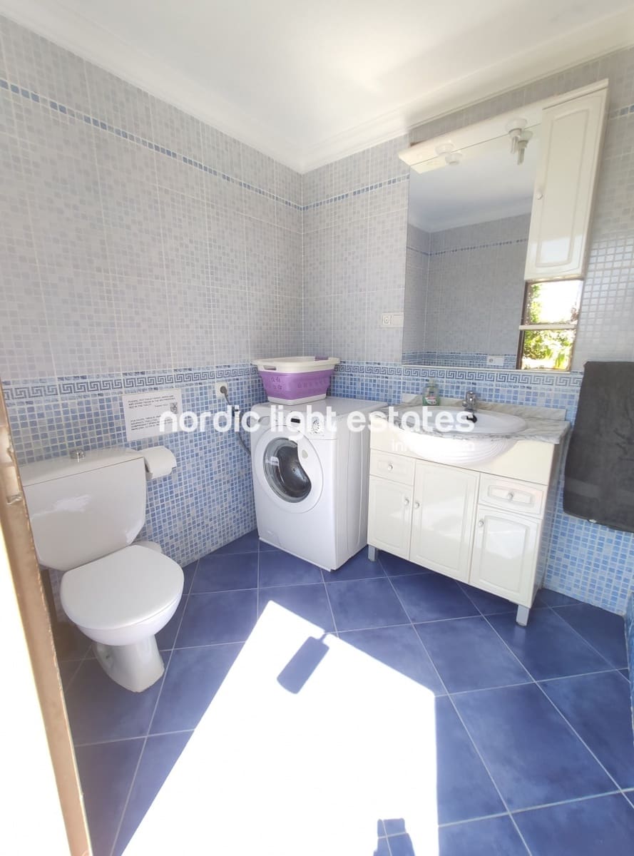 3 soveværelse Villa til leje i Torrox med swimmingpool garage - € 1.600 (Ref: 8295489)