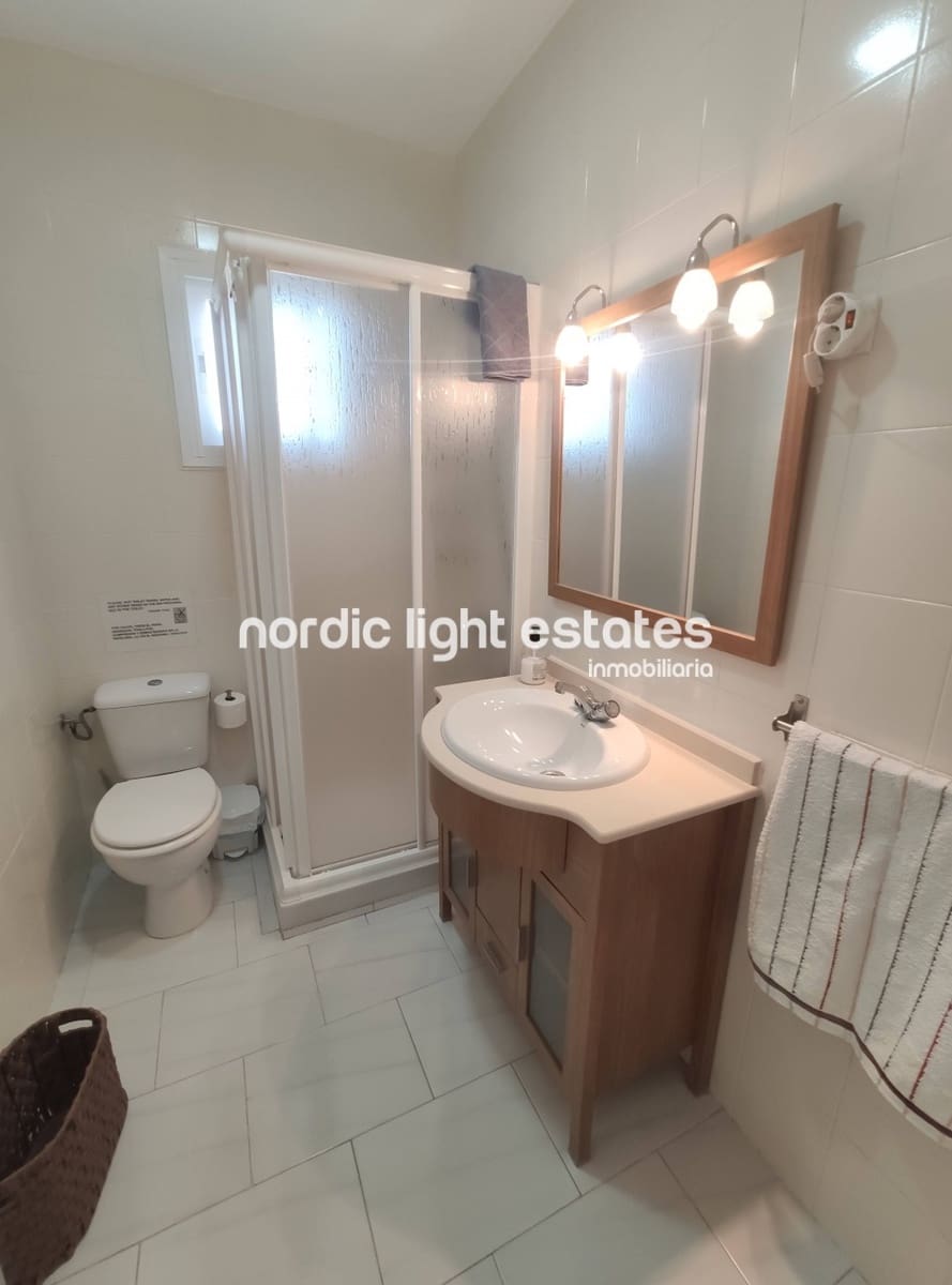 3 soveværelse Villa til leje i Torrox med swimmingpool garage - € 1.600 (Ref: 8295489)