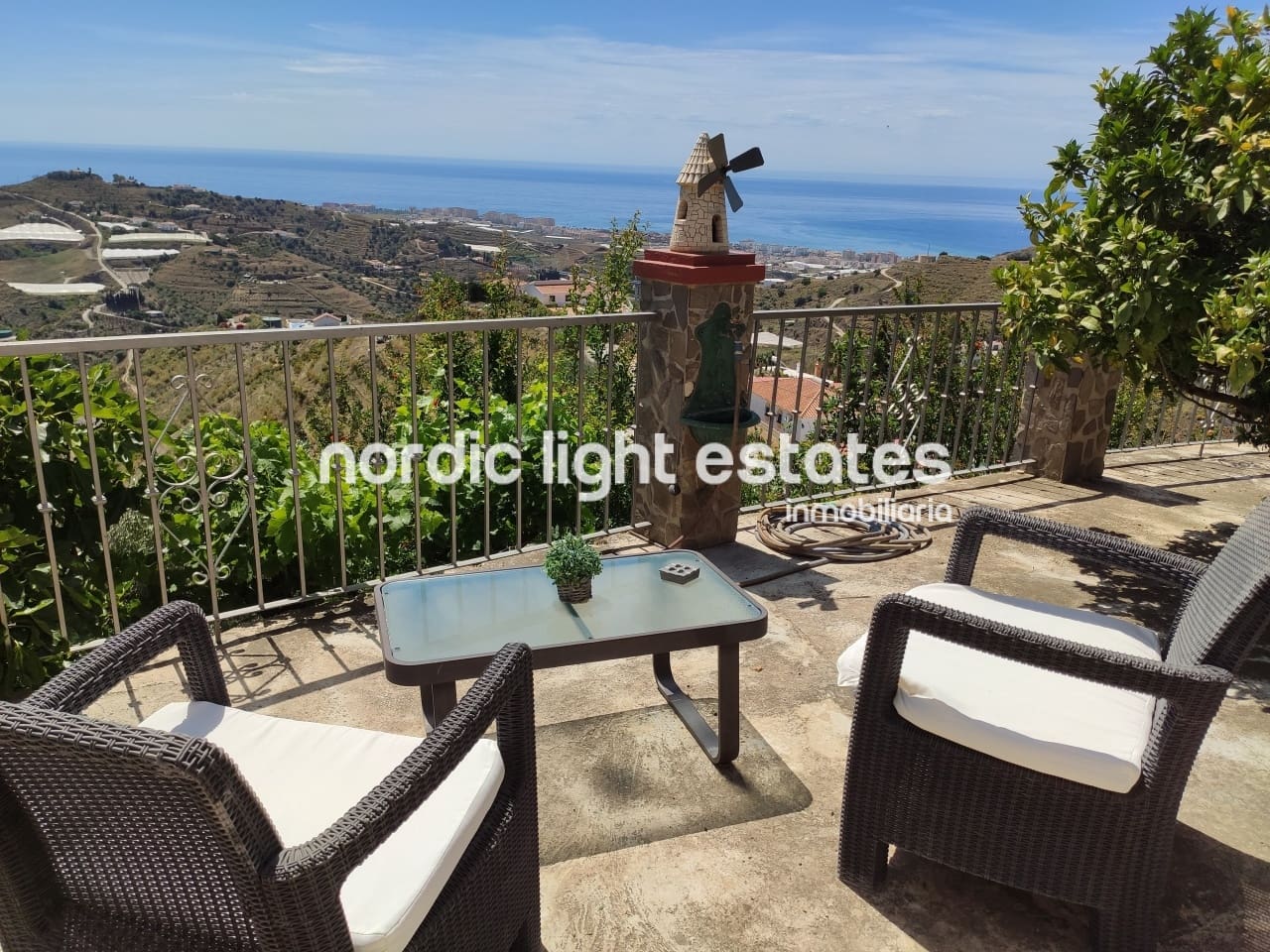 3 soveværelse Villa til leje i Torrox med swimmingpool garage - € 1.600 (Ref: 8295489)