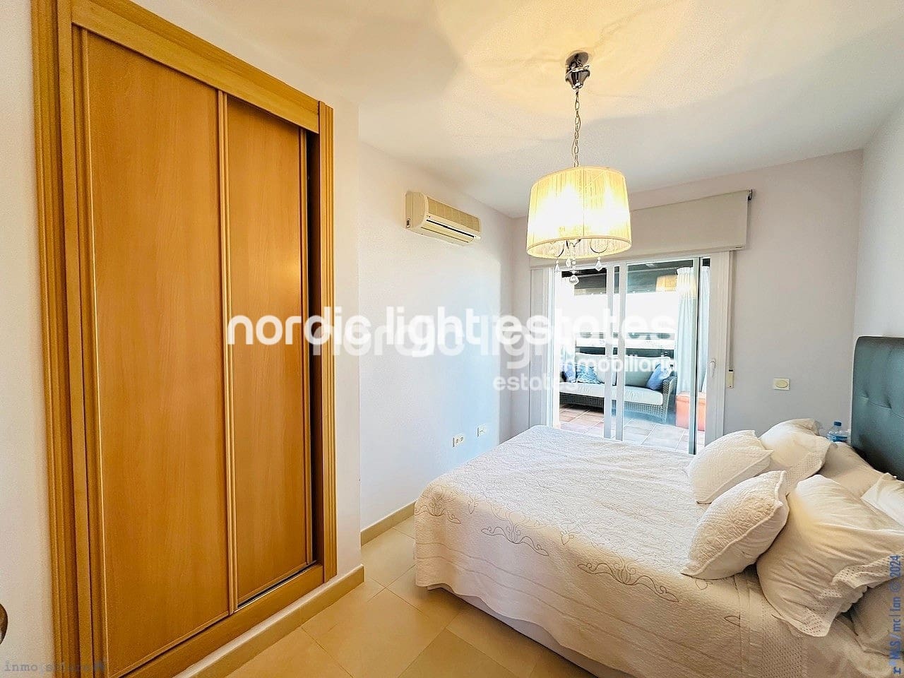 2 soveværelse Penthouse til salg i Caleta de Velez med swimmingpool garage - € 459.000 (Ref: 8402177)