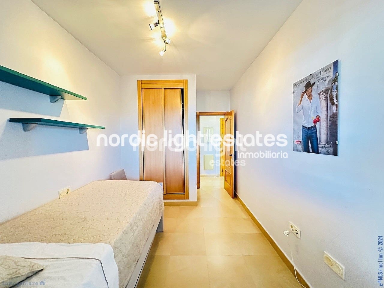 2 soveværelse Penthouse til salg i Caleta de Velez med swimmingpool garage - € 459.000 (Ref: 8402177)