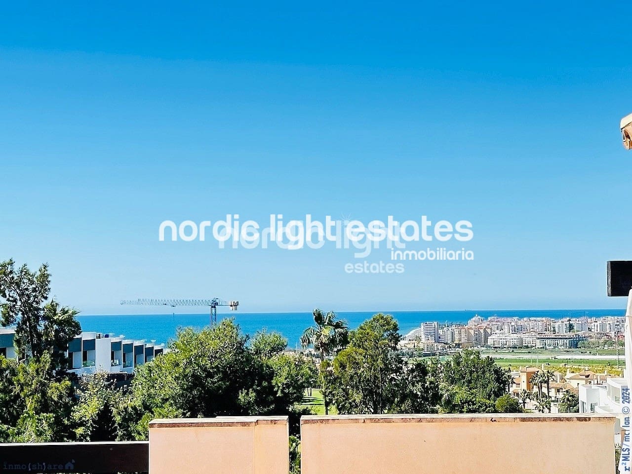 2 soveværelse Penthouse til salg i Caleta de Velez med swimmingpool garage - € 459.000 (Ref: 8402177)