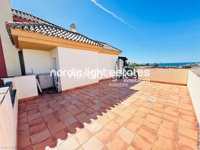 Ático de 2 habitaciones en Caleta de Vélez, Vélez-Málaga en venta con piscina garaje - 459.000 € (Ref: 8402177)