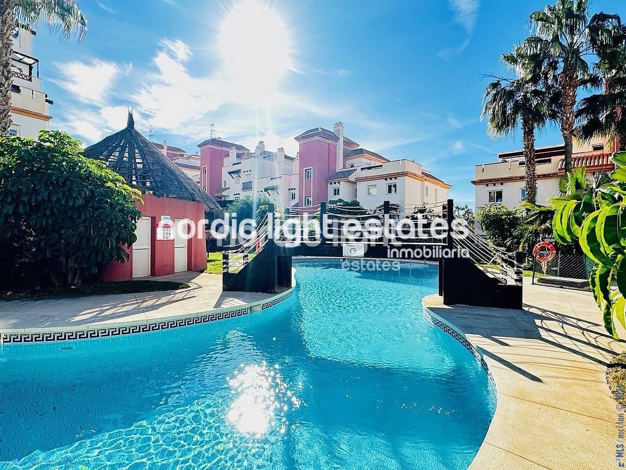 2 soveværelse Penthouse til salg i Caleta de Velez med swimmingpool garage - € 459.000 (Ref: 8402177)