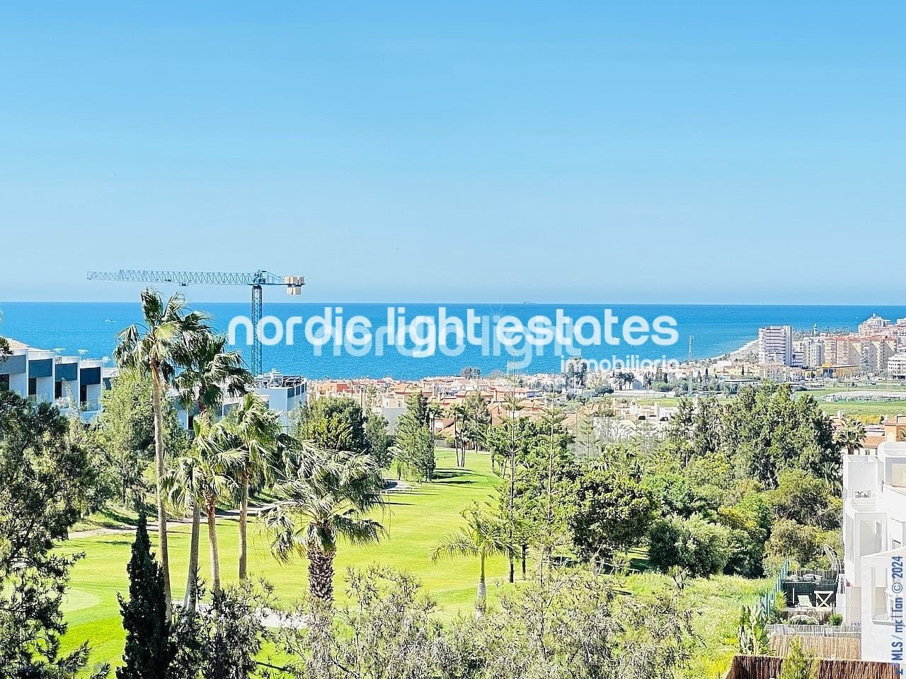 2 soveværelse Penthouse til salg i Caleta de Velez med swimmingpool garage - € 459.000 (Ref: 8402177)