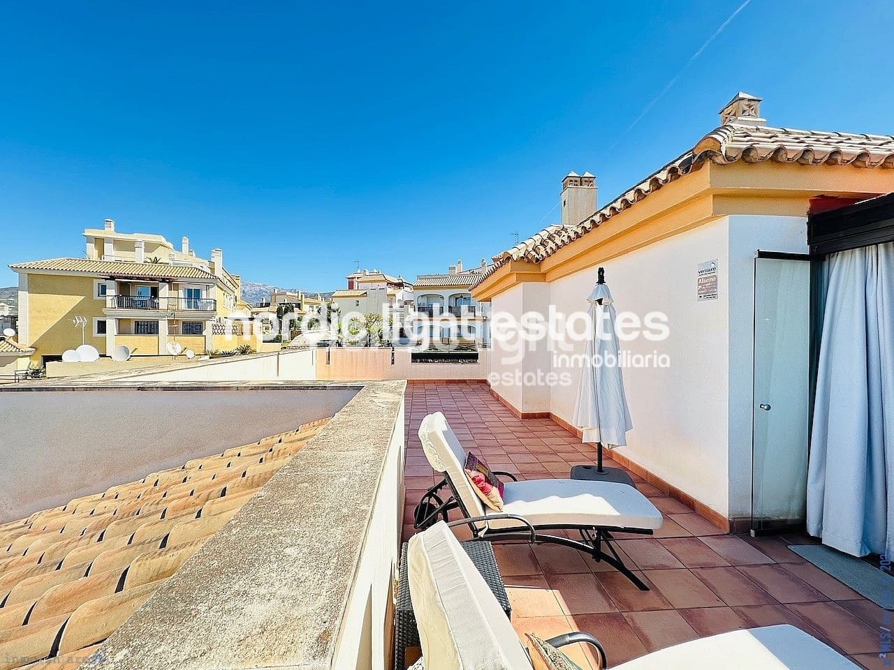 2 soveværelse Penthouse til salg i Caleta de Velez med swimmingpool garage - € 459.000 (Ref: 8402177)