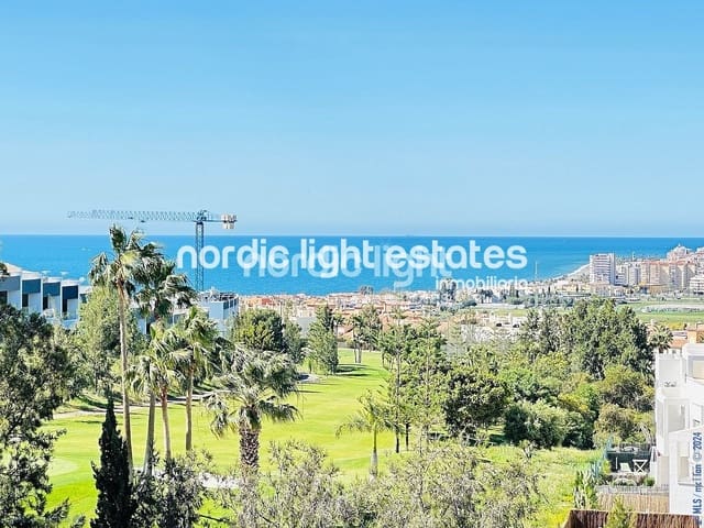 Ático de 2 habitaciones en Caleta de Vélez, Vélez-Málaga en venta con piscina garaje - 459.000 € (Ref: 8402177)