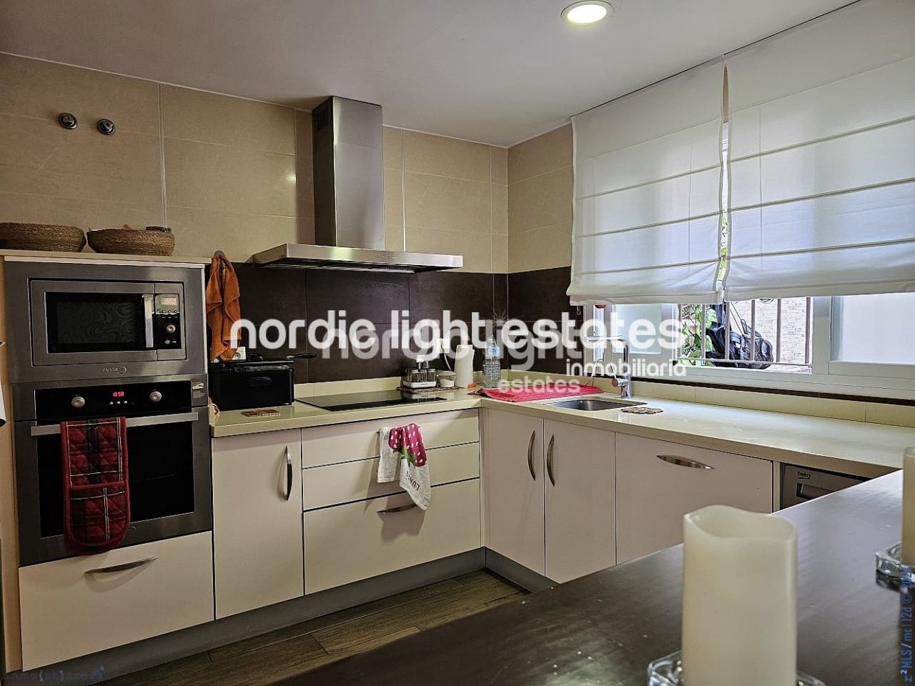 3 soveværelse Semi-Rækkehus til salg i Velez-Malaga med swimmingpool garage - € 280.000 (Ref: 8426850)