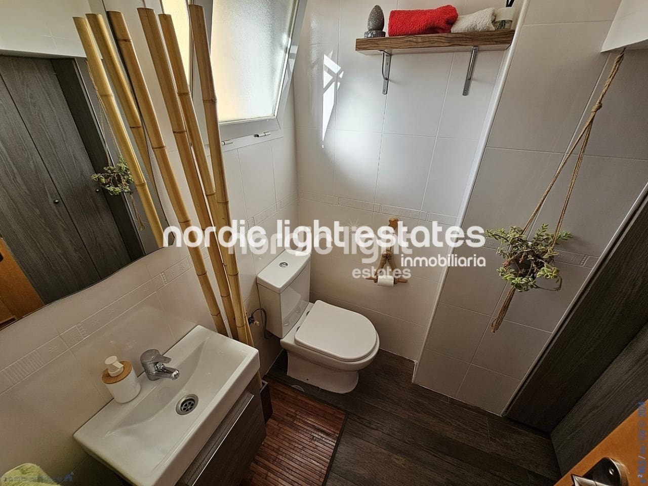 3 soveværelse Semi-Rækkehus til salg i Velez-Malaga med swimmingpool garage - € 280.000 (Ref: 8426850)