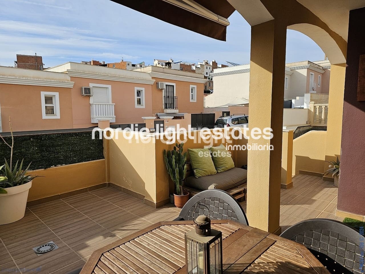 3 soveværelse Semi-Rækkehus til salg i Velez-Malaga med swimmingpool garage - € 280.000 (Ref: 8426850)