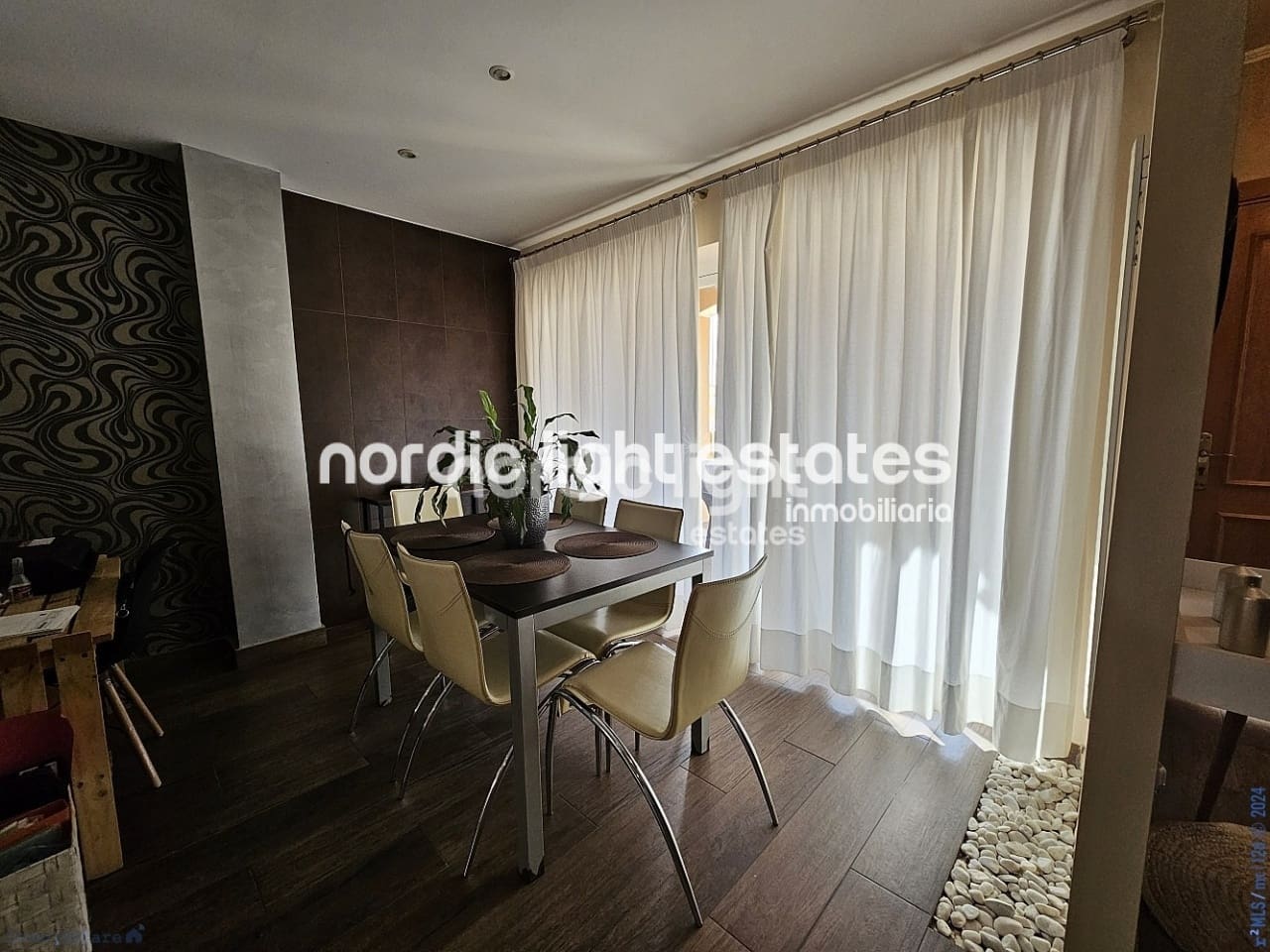 3 soveværelse Semi-Rækkehus til salg i Velez-Malaga med swimmingpool garage - € 280.000 (Ref: 8426850)