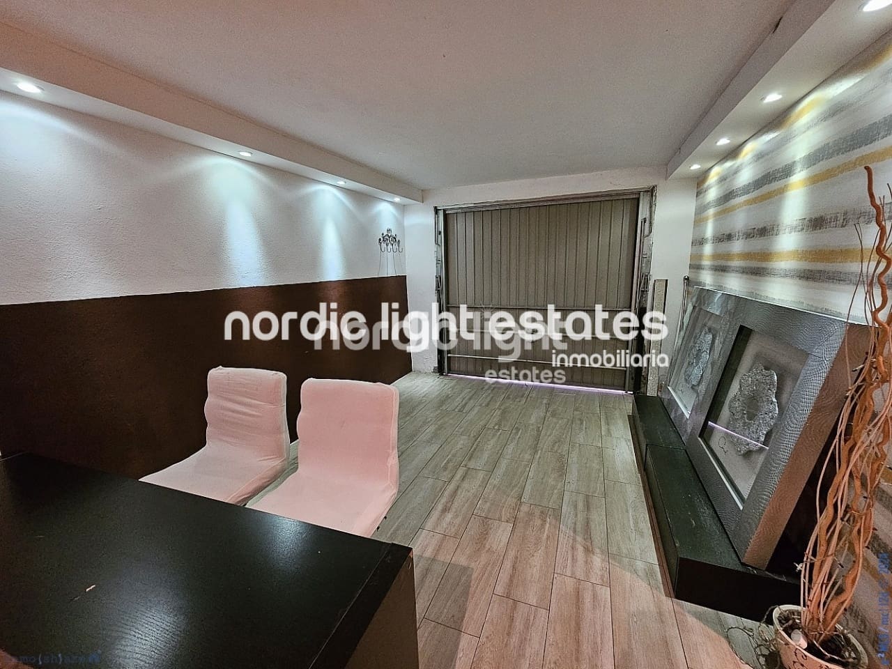 3 soveværelse Semi-Rækkehus til salg i Velez-Malaga med swimmingpool garage - € 280.000 (Ref: 8426850)