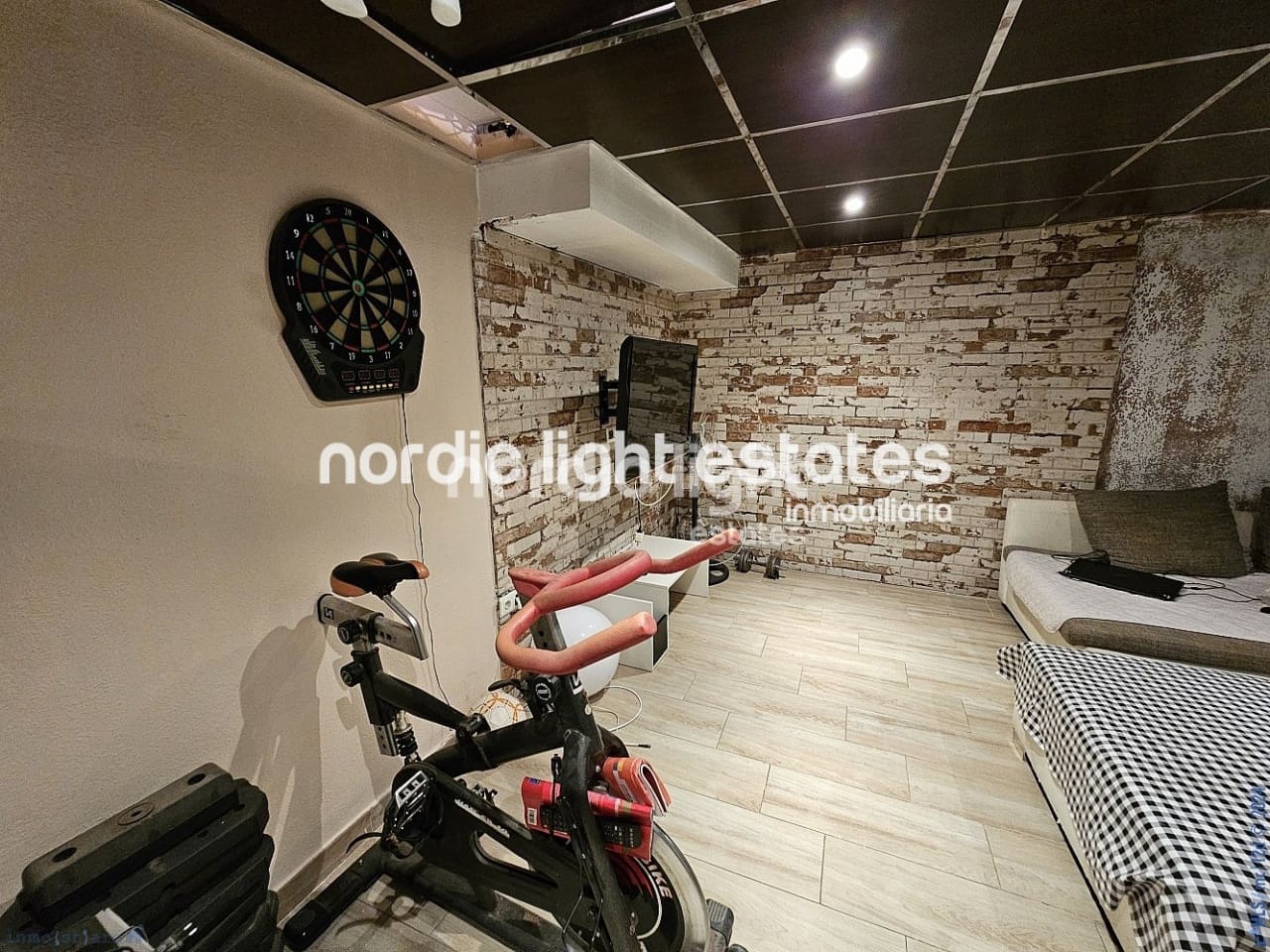 3 soveværelse Semi-Rækkehus til salg i Velez-Malaga med swimmingpool garage - € 280.000 (Ref: 8426850)