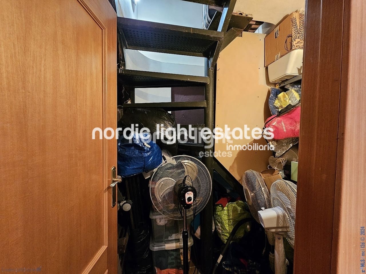 3 soveværelse Semi-Rækkehus til salg i Velez-Malaga med swimmingpool garage - € 280.000 (Ref: 8426850)