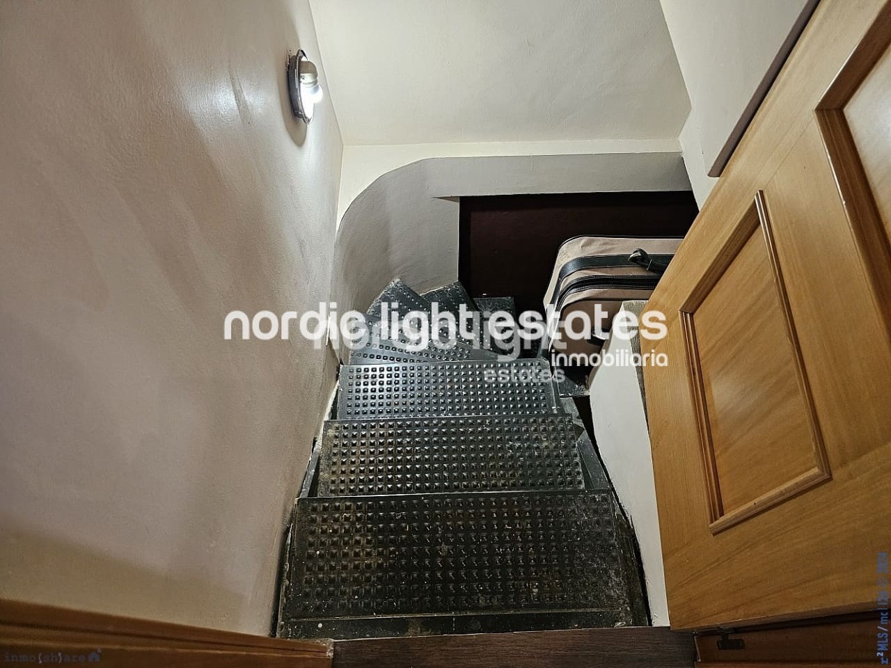 3 soveværelse Semi-Rækkehus til salg i Velez-Malaga med swimmingpool garage - € 280.000 (Ref: 8426850)