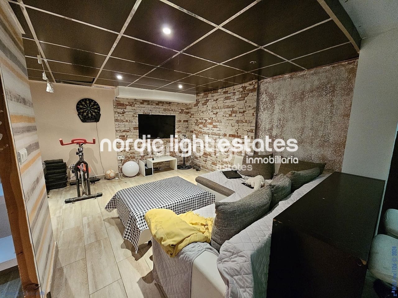 3 soveværelse Semi-Rækkehus til salg i Velez-Malaga med swimmingpool garage - € 280.000 (Ref: 8426850)