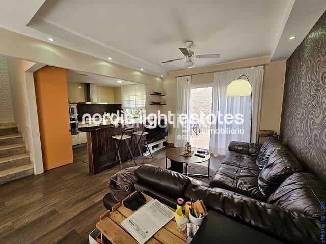 3 sypialnia Dom blizniak na sprzedaż w Vélez-Málaga z basenem garażem - 280 000 € (Ref: 8426850)