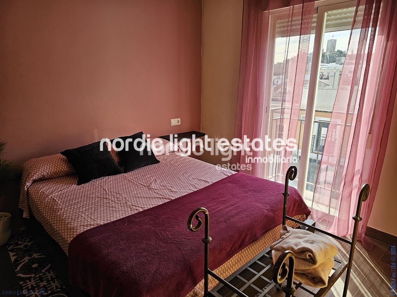 3 soveværelse Semi-Rækkehus til salg i Velez-Malaga med swimmingpool garage - € 280.000 (Ref: 8426850)