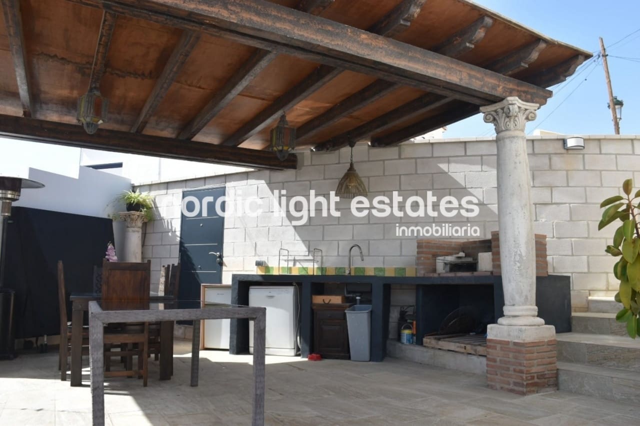 3 bedroom Villa for sale in Nerja with pool garage - € 610,000 (Ref: 8436060)