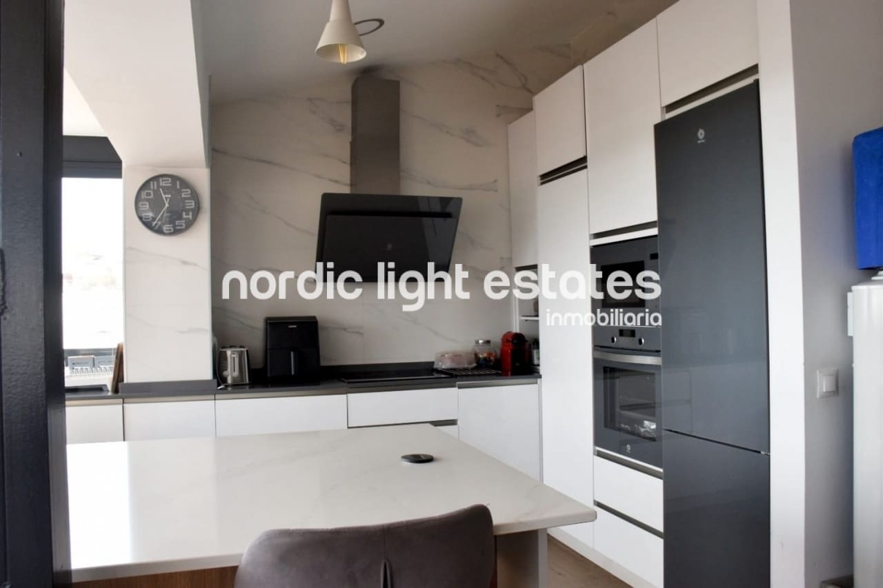 3 bedroom Villa for sale in Nerja with pool garage - € 610,000 (Ref: 8436060)