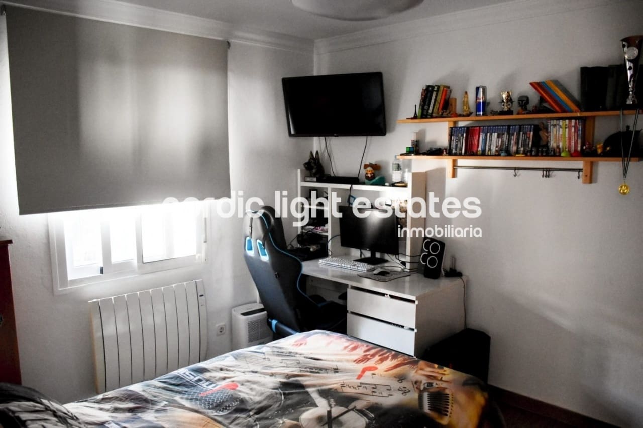 3 bedroom Villa for sale in Nerja with pool garage - € 610,000 (Ref: 8436060)