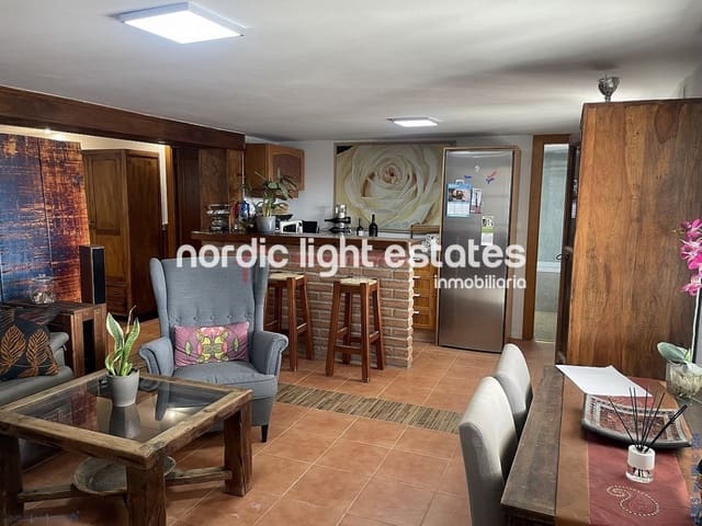 Chalet de 3 habitaciones en Nerja en venta con piscina garaje - 610.000 € (Ref: 8436060)
