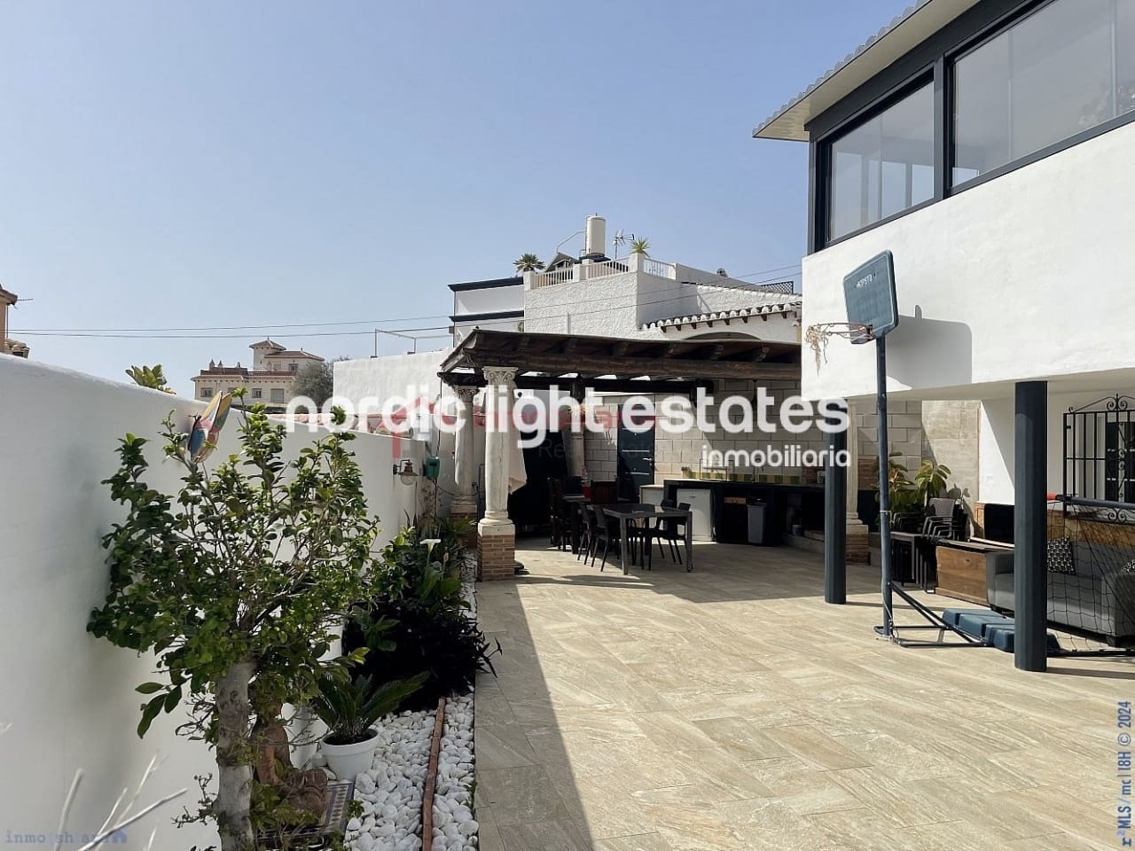 3 bedroom Villa for sale in Nerja with pool garage - € 610,000 (Ref: 8436060)