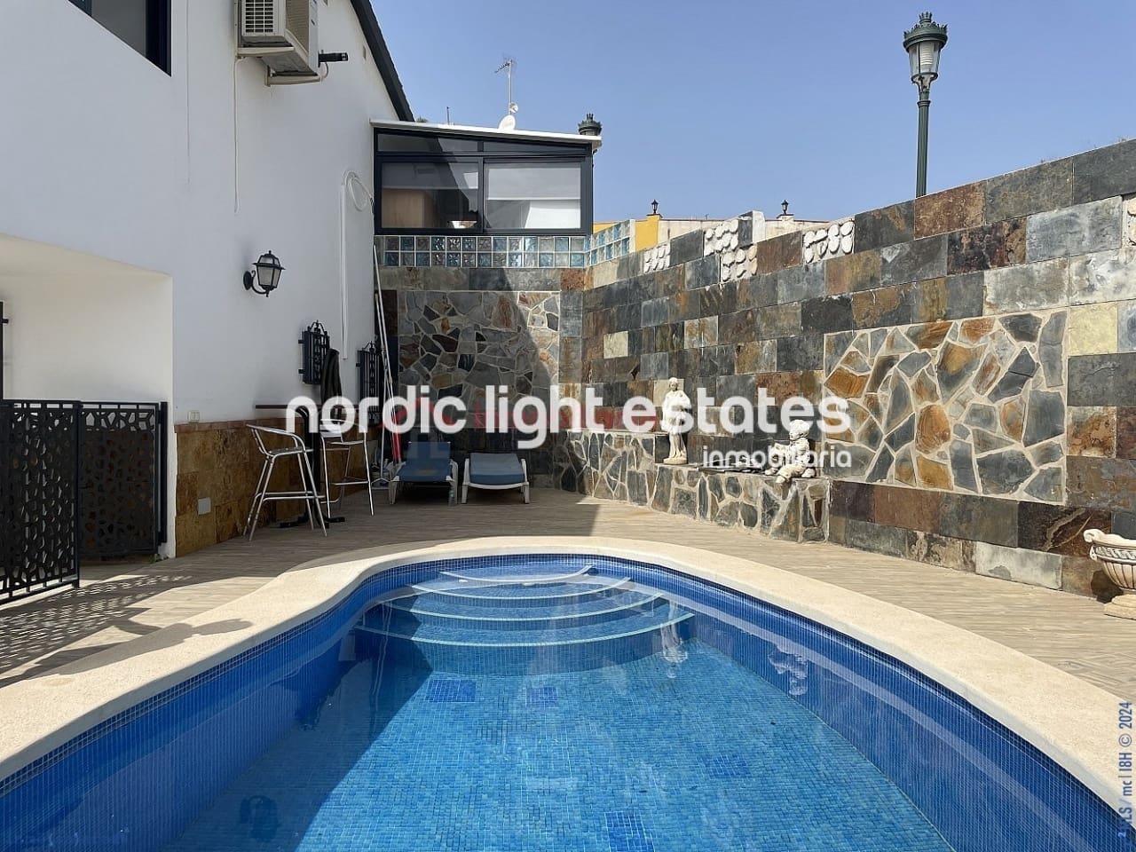 3 bedroom Villa for sale in Nerja with pool garage - € 610,000 (Ref: 8436060)