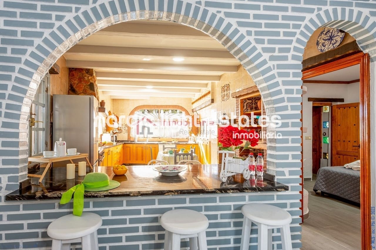 6 sypialnia Willa na sprzedaż w Frigiliana z basenem - 950 000 € (Ref: 8437686)