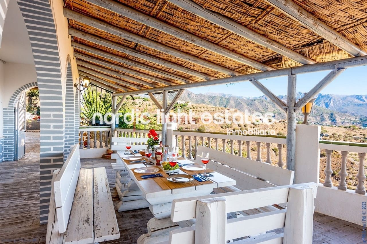 6 sypialnia Willa na sprzedaż w Frigiliana z basenem - 950 000 € (Ref: 8437686)