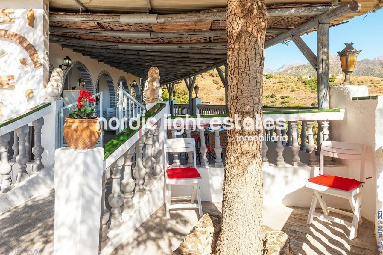 6 sypialnia Willa na sprzedaż w Frigiliana z basenem - 950 000 € (Ref: 8437686)