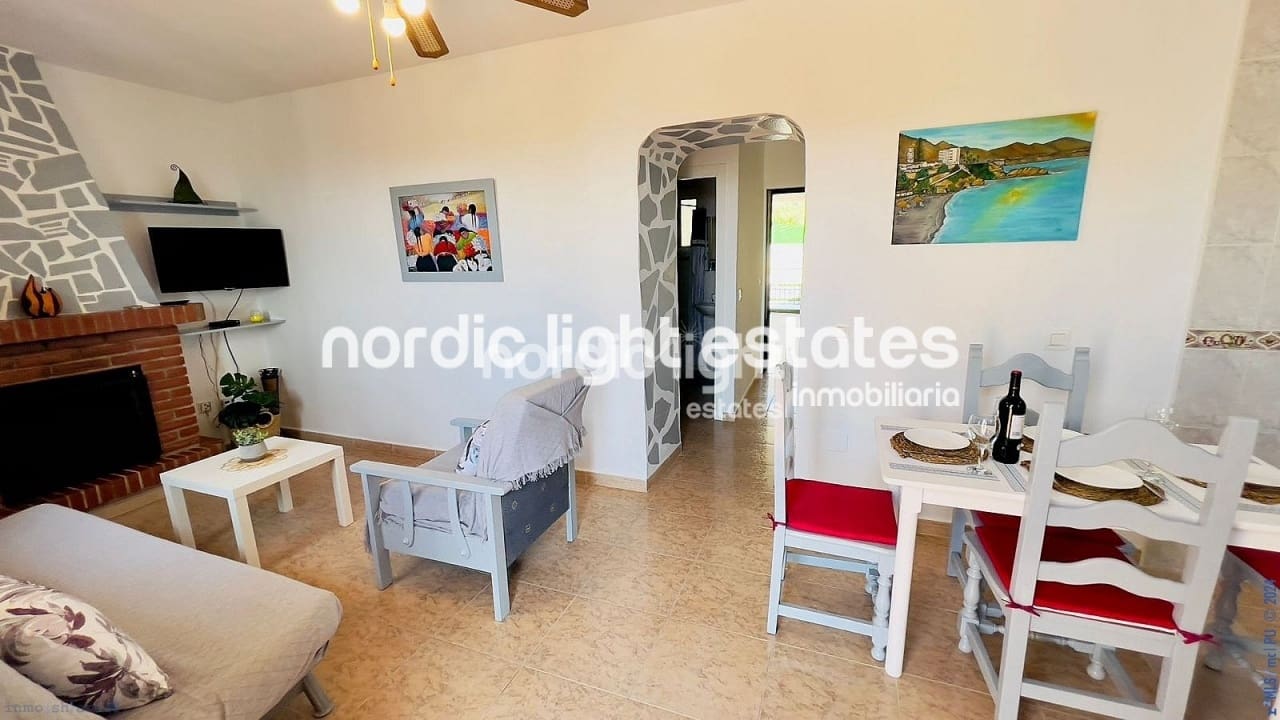 2 soveværelse Villa til salg i Torrox med swimmingpool - € 260.000 (Ref: 8458803)