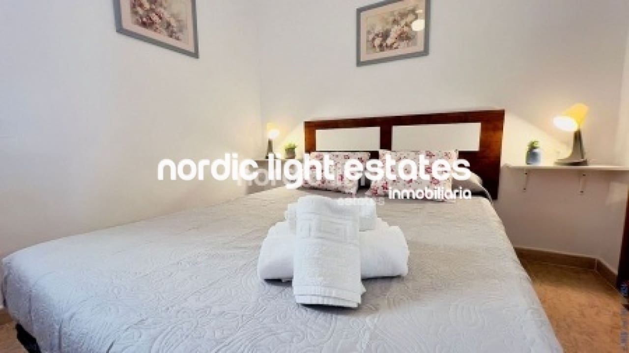 2 soveværelse Villa til salg i Torrox med swimmingpool - € 260.000 (Ref: 8458803)