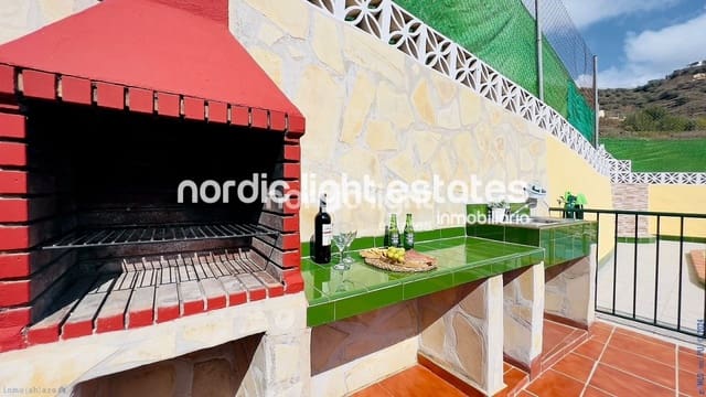 2 soveværelse Villa til salg i Torrox med swimmingpool - € 260.000 (Ref: 8458803)