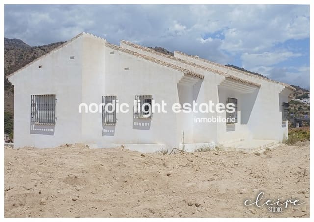 3 bedroom Villa for sale in Frigiliana with pool - € 676,000 (Ref: 8458942)