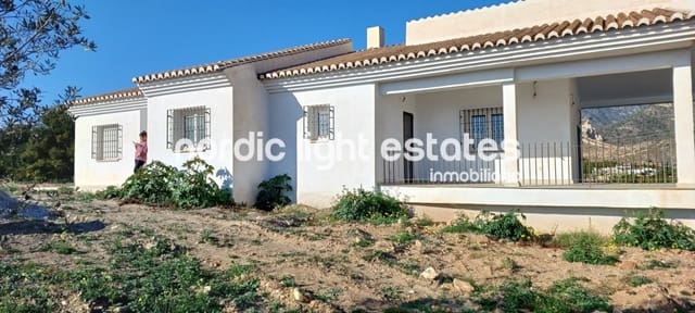 3 bedroom Villa for sale in Frigiliana with pool - € 676,000 (Ref: 8458942)