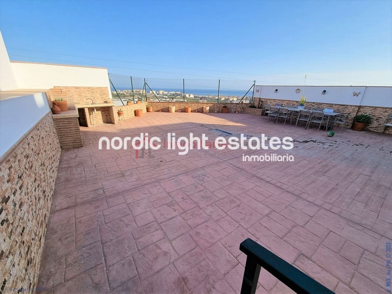 5 soveværelse Semi-Rækkehus til salg i Torrox-Costa med garage - € 465.000 (Ref: 8469086)