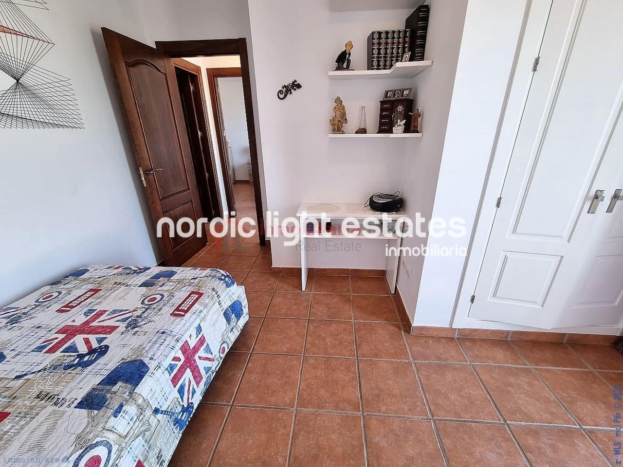 5 soveværelse Semi-Rækkehus til salg i Torrox-Costa med garage - € 465.000 (Ref: 8469086)