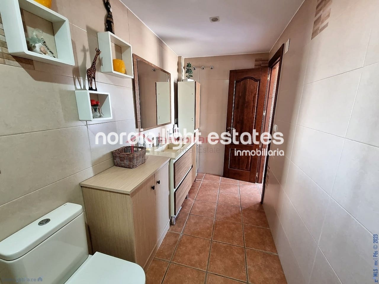 5 soveværelse Semi-Rækkehus til salg i Torrox-Costa med garage - € 465.000 (Ref: 8469086)