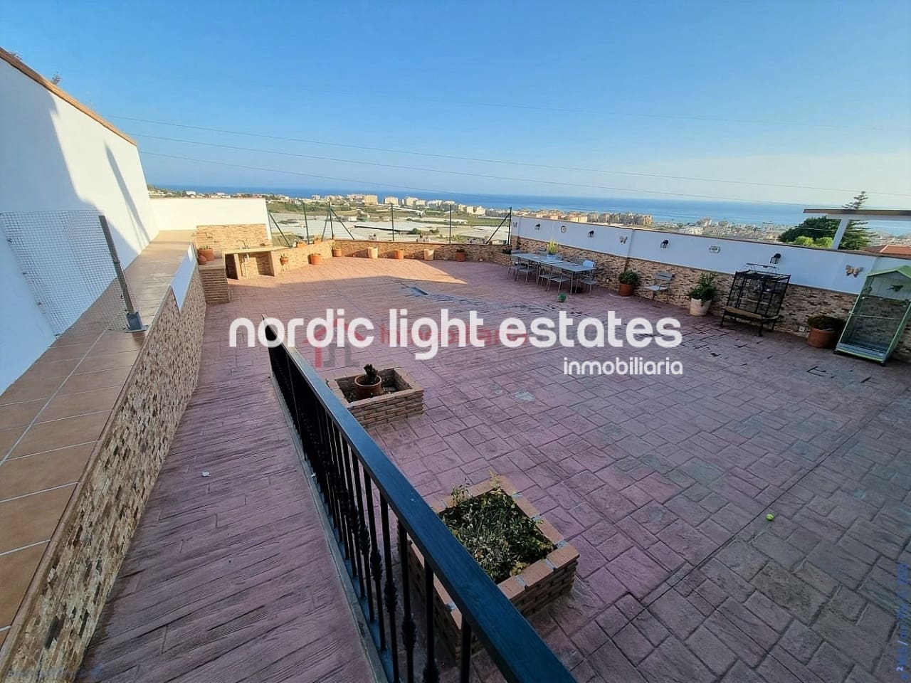 5 soveværelse Semi-Rækkehus til salg i Torrox-Costa med garage - € 465.000 (Ref: 8469086)