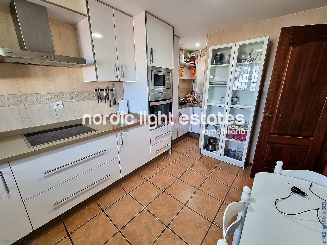 5 soveværelse Semi-Rækkehus til salg i Torrox-Costa med garage - € 465.000 (Ref: 8469086)