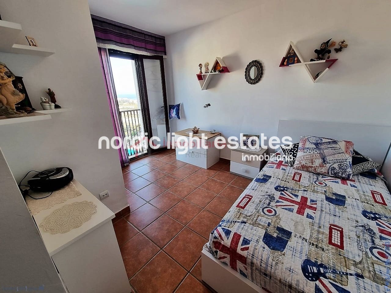 5 soveværelse Semi-Rækkehus til salg i Torrox-Costa med garage - € 465.000 (Ref: 8469086)