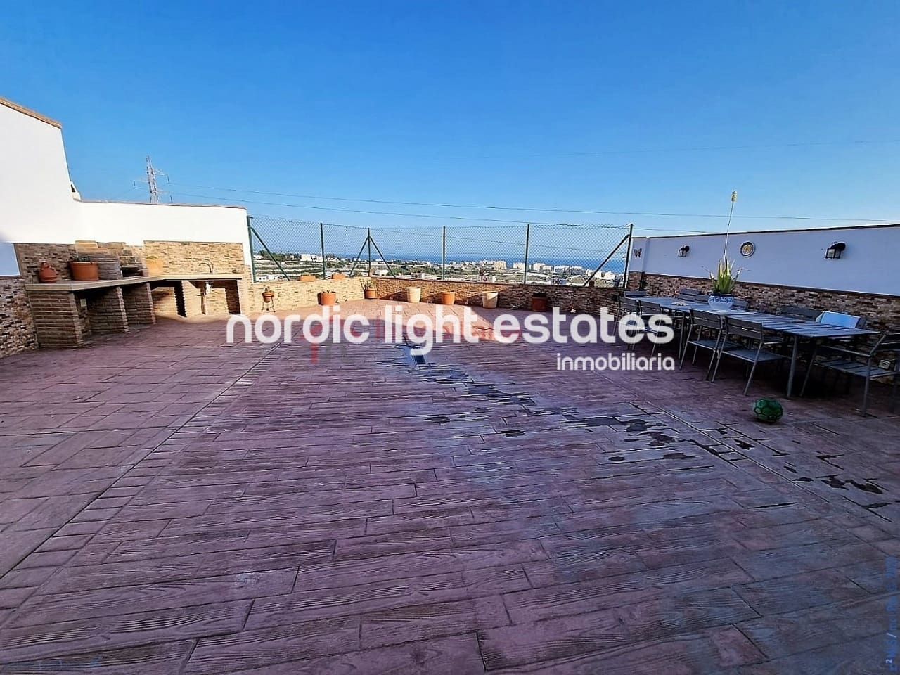 5 soveværelse Semi-Rækkehus til salg i Torrox-Costa med garage - € 465.000 (Ref: 8469086)