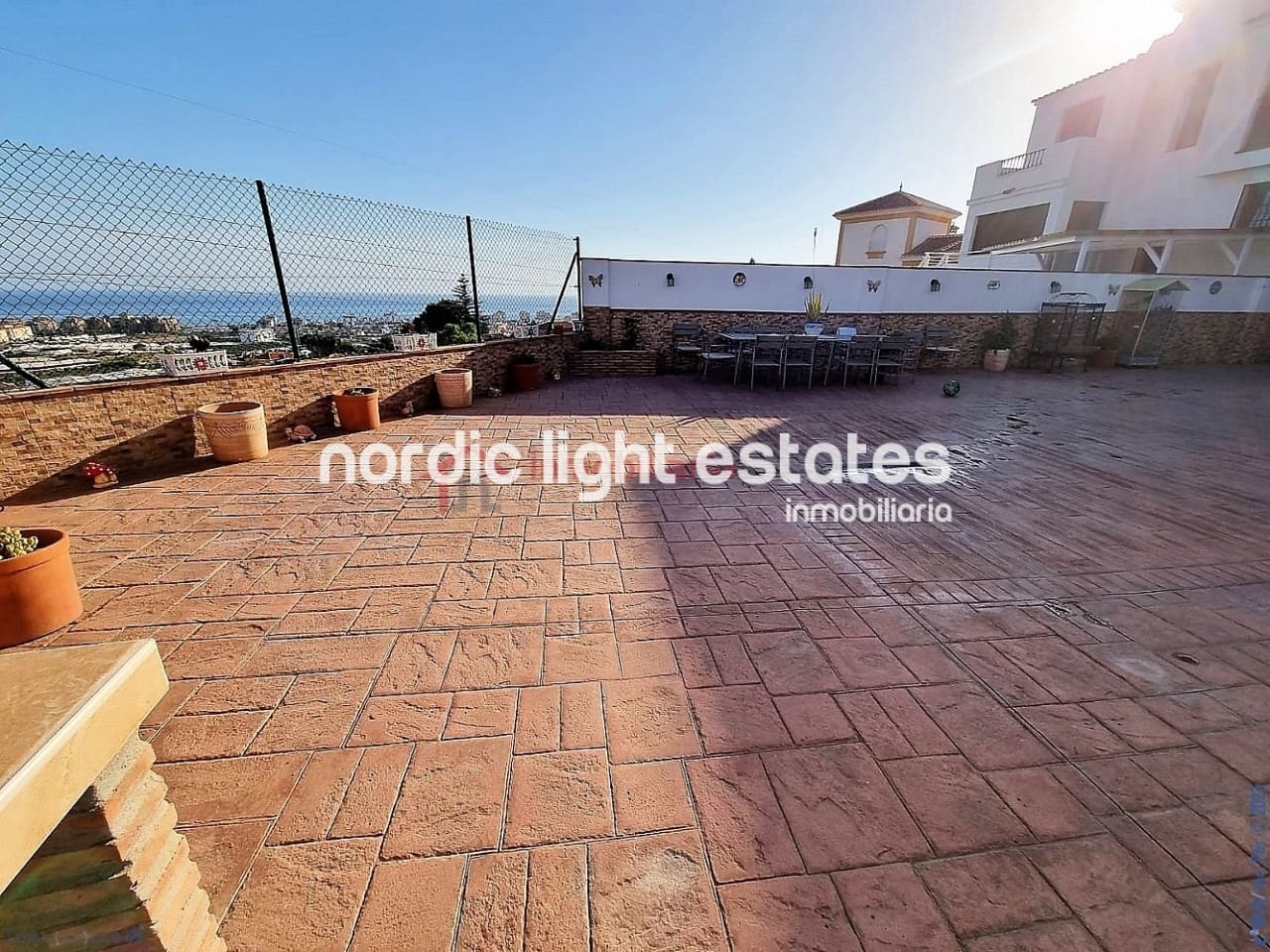 5 soveværelse Semi-Rækkehus til salg i Torrox-Costa med garage - € 465.000 (Ref: 8469086)
