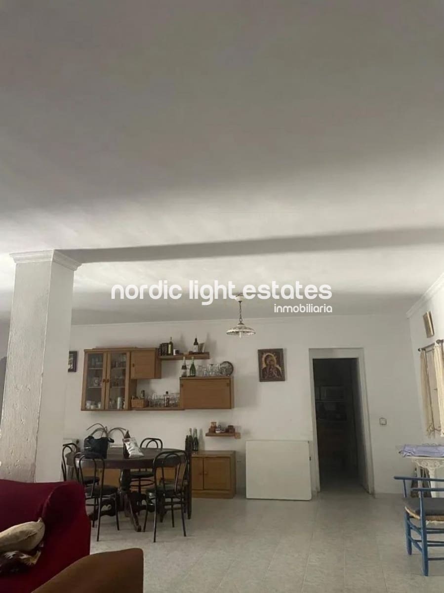 10 soveværelse Villa til salg i Torre del Mar med swimmingpool garage - € 425.000 (Ref: 8481328)