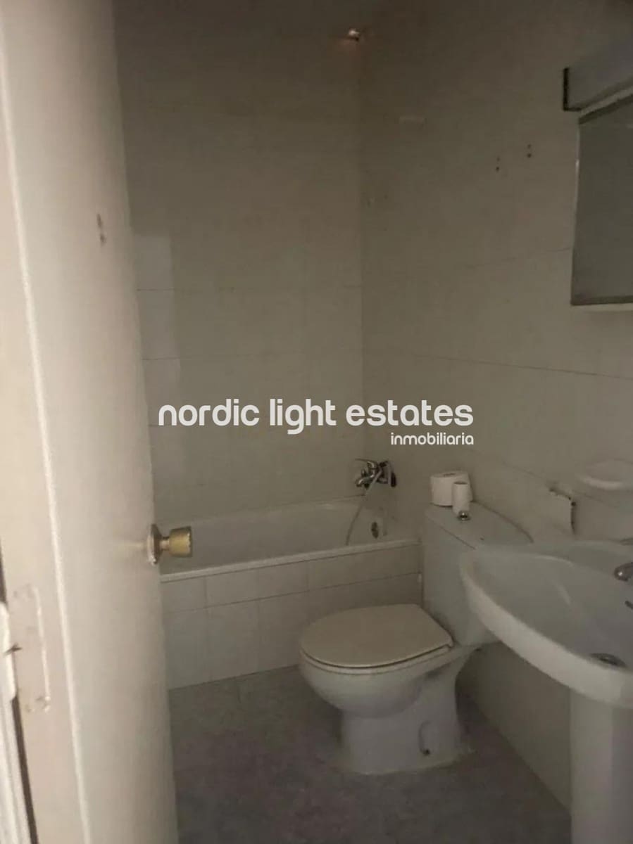 10 soveværelse Villa til salg i Torre del Mar med swimmingpool garage - € 425.000 (Ref: 8481328)