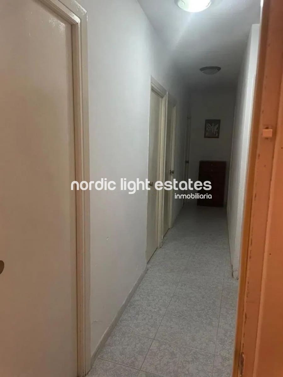 10 soveværelse Villa til salg i Torre del Mar med swimmingpool garage - € 425.000 (Ref: 8481328)