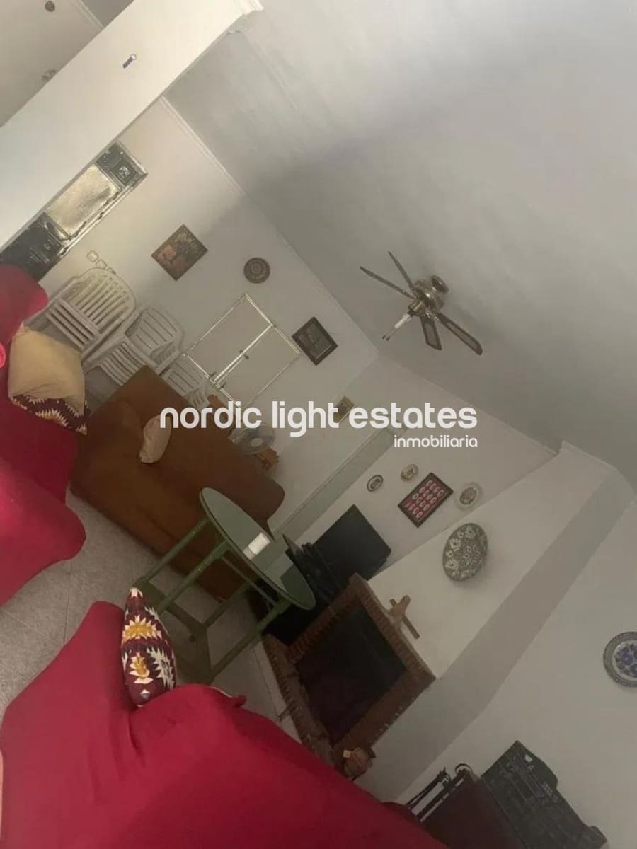 10 soveværelse Villa til salg i Torre del Mar med swimmingpool garage - € 425.000 (Ref: 8481328)